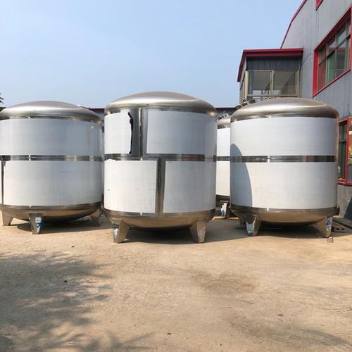 福建米酒蒸酒設(shè)備廠家直供固態(tài)燒酒釀酒技術(shù)免費(fèi)提供20噸不銹鋼酒罐
