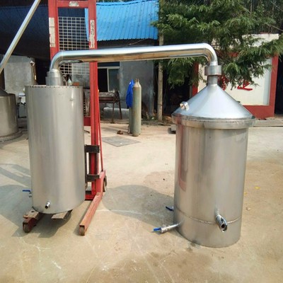 不銹鋼釀酒設(shè)備 家用200斤釀酒設(shè)備價(jià)格 廠家直銷食品級(jí)烤酒器圖片_高清圖_細(xì)節(jié)圖-曲阜市升輝機(jī)械設(shè)備 -